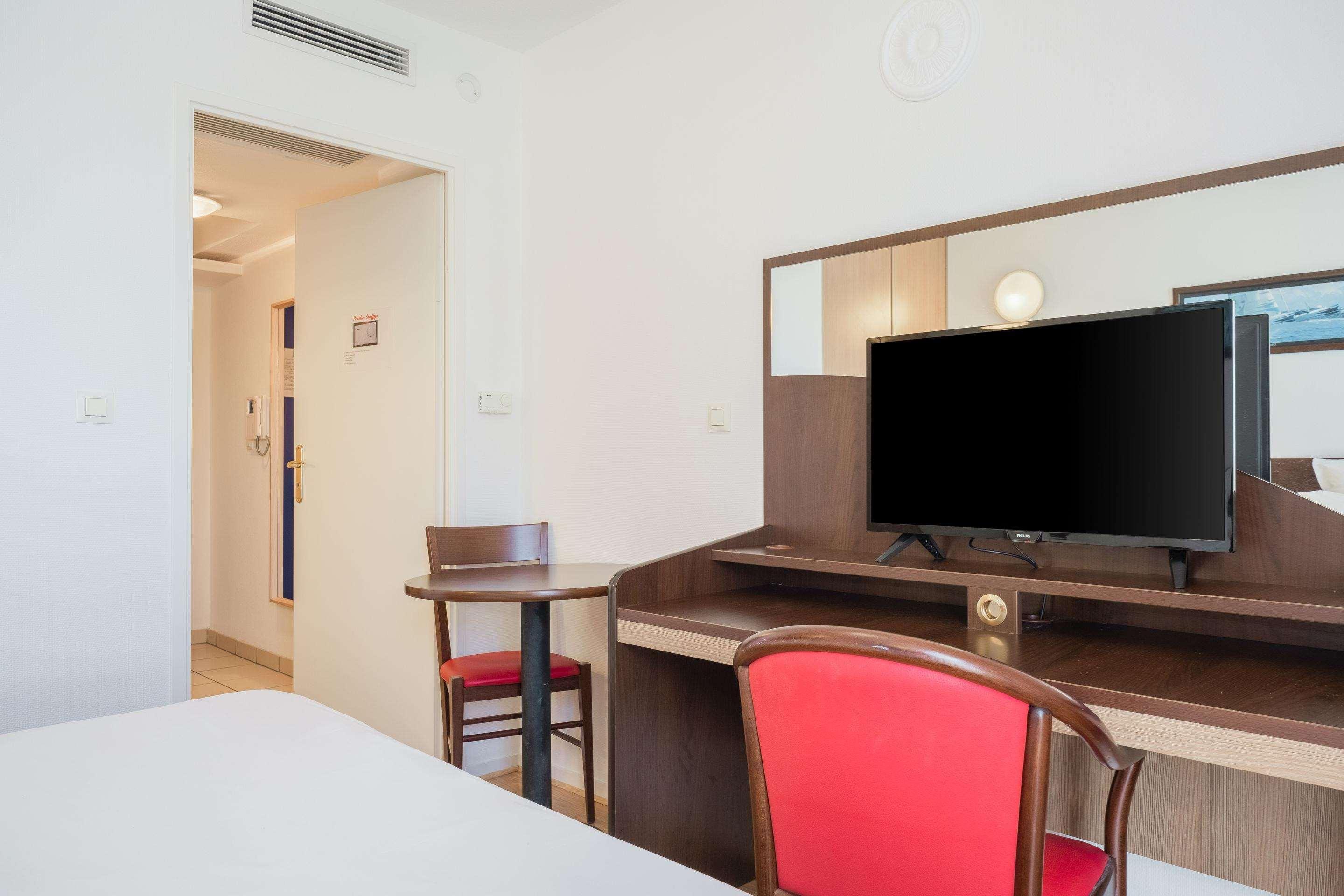 Comfort Suites Pau Idron Buitenkant foto