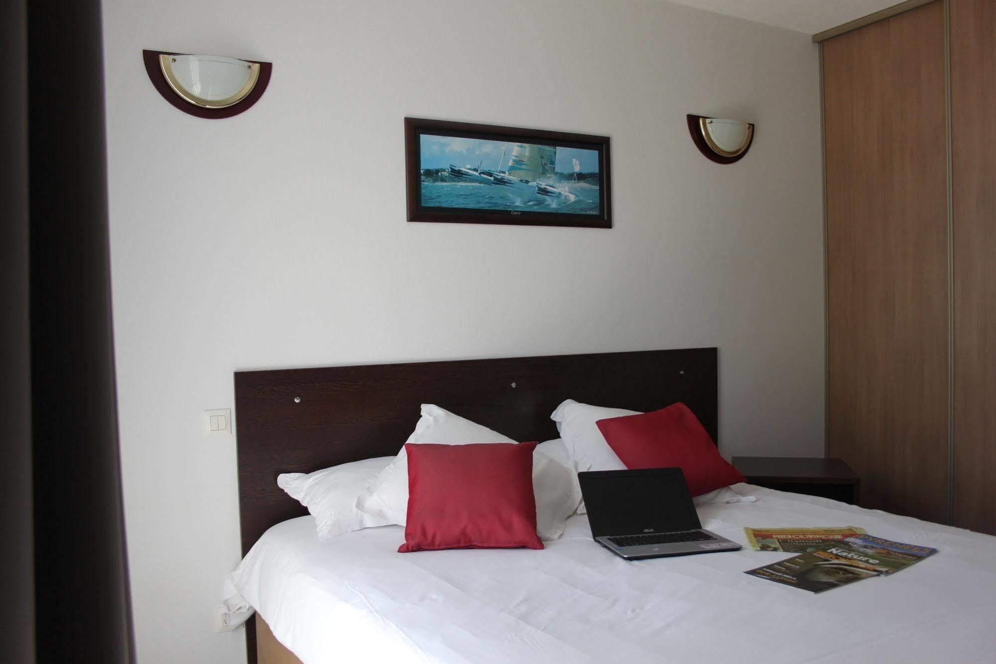 Comfort Suites Pau Idron Buitenkant foto